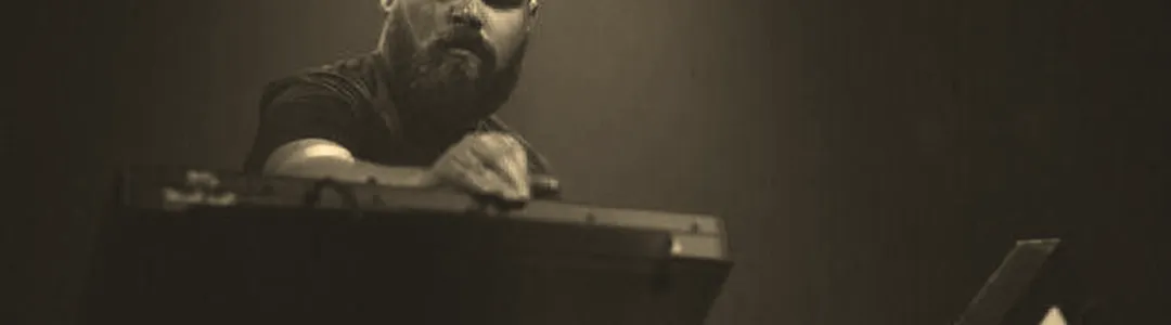 Com Truise