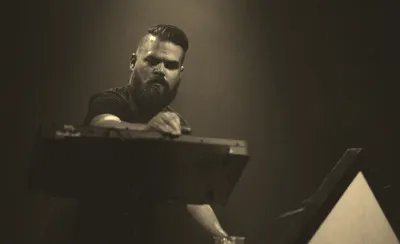 Com Truise