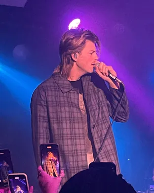 Live concert by Ruel