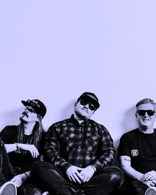 Live concert by The Elovaters